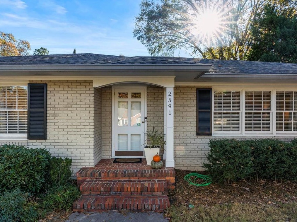 2591 Sharondale Dr, Atlanta GA  30305-3811 exterior