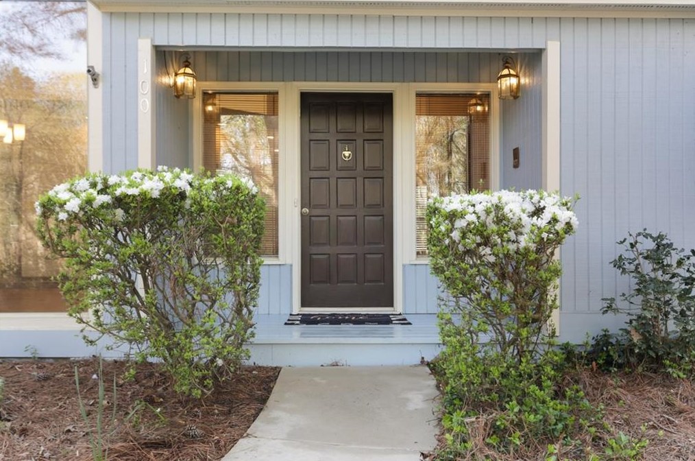 100 River Ridge Ct, Roswell, GA 30076-3229