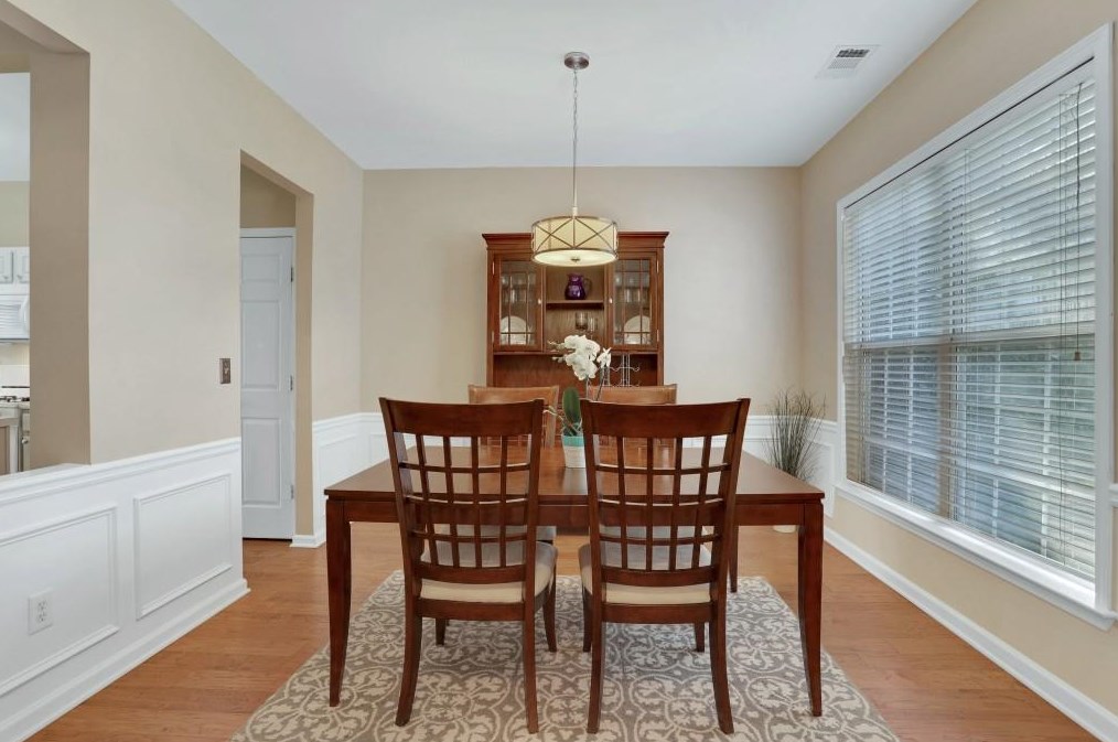 221 Kenninghall Ln, Smyrna, GA 30082-3893