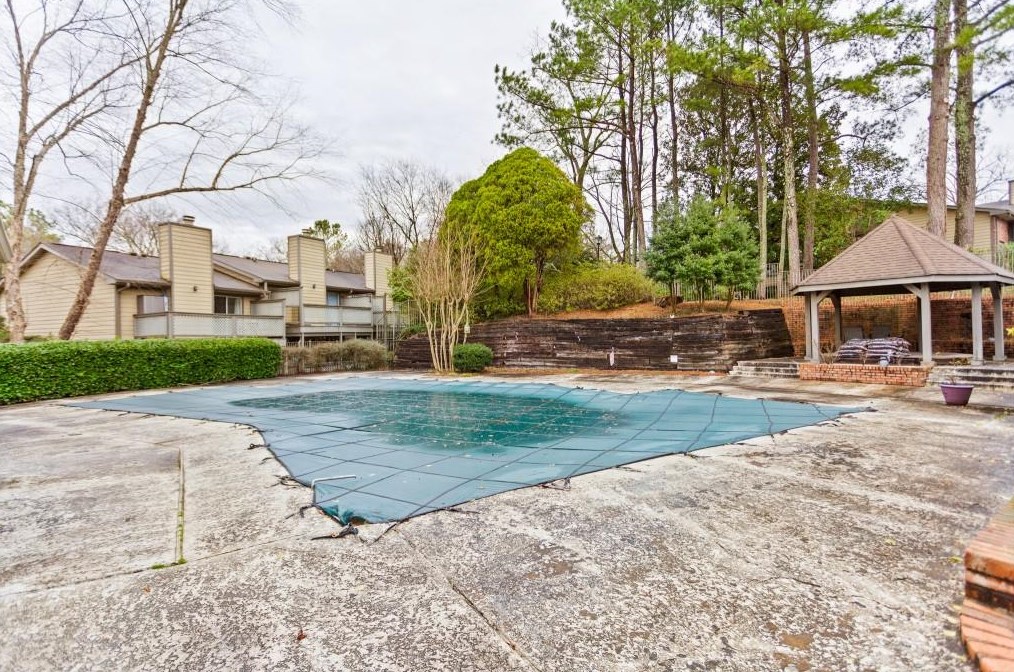 1154 Weatherstone Dr, Atlanta GA  30324-4643 exterior