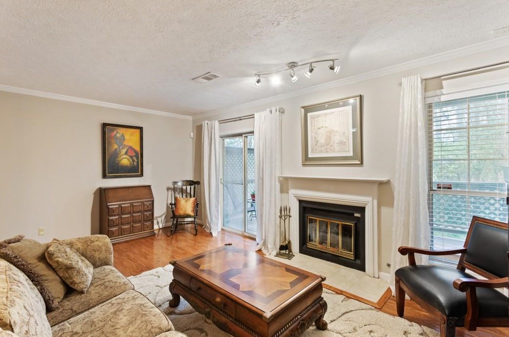 1154 Weatherstone Dr, Atlanta GA  30324-4643 exterior