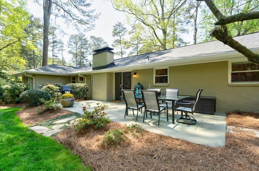 1987 Silvastone Dr, Atlanta GA 30345-3737 exterior