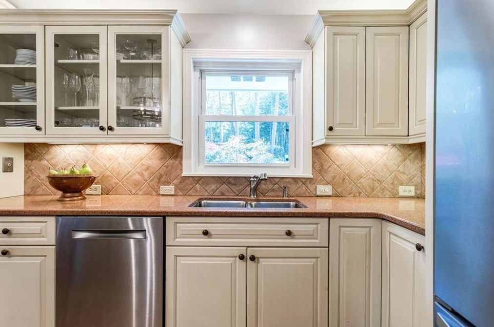 1987 Silvastone Dr, Atlanta GA 30345-3737 exterior