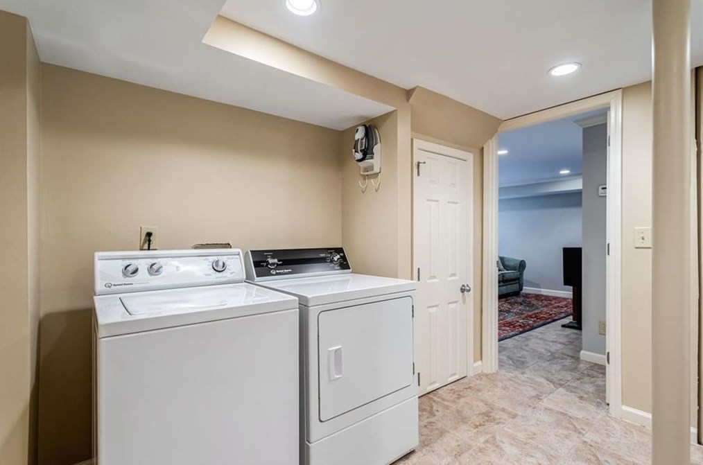 1987 Silvastone Dr, Atlanta GA 30345-3737 exterior