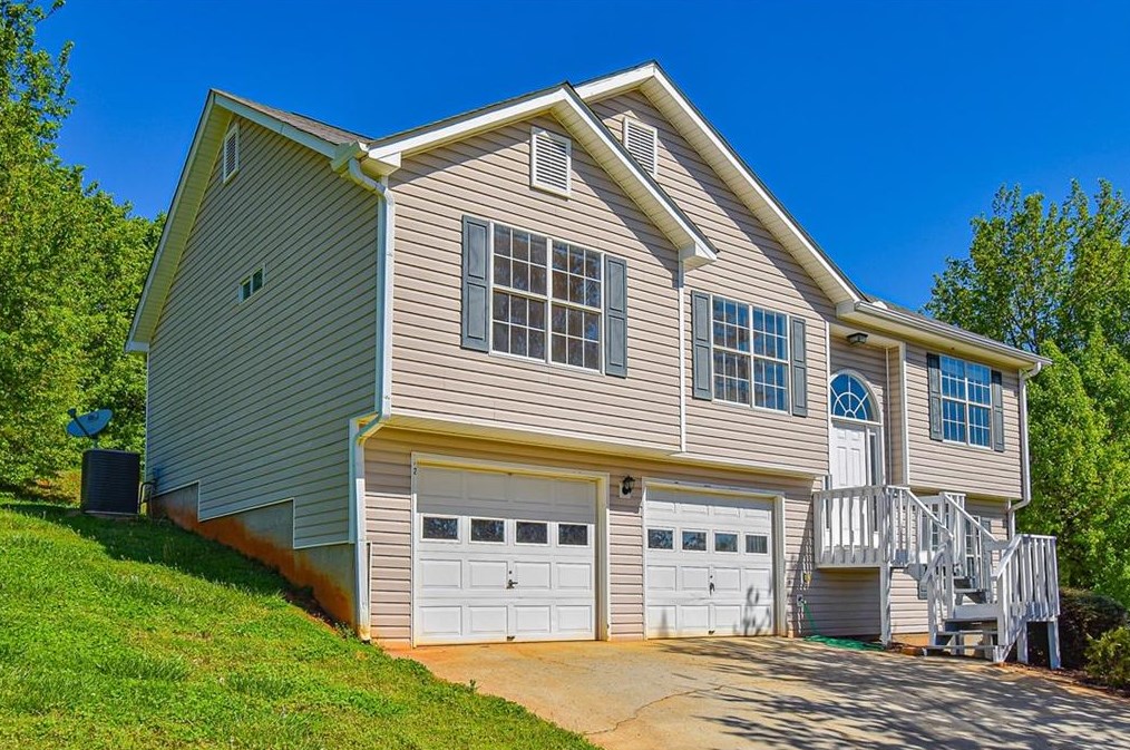 4247 Wintergreen Ct, Gainesville, GA 30507-9558