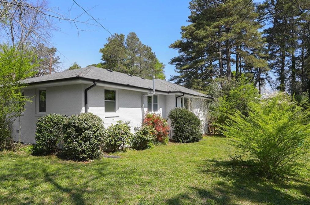 1660 Columbia Cir, Decatur GA  30032-4607 exterior