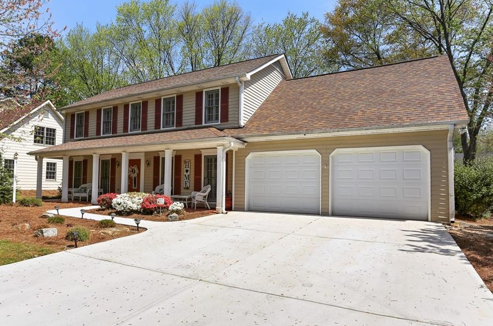 230 Softwood Cir, Roswell, GA 30076-2967