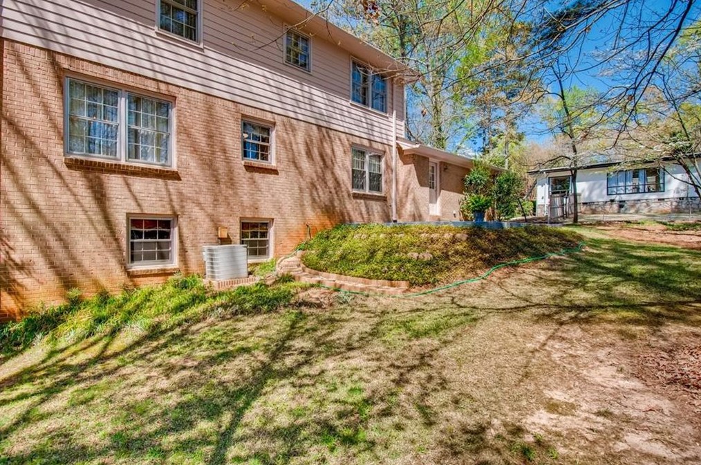 5453 Peachtree Rd, Atlanta GA  30338-3131 exterior