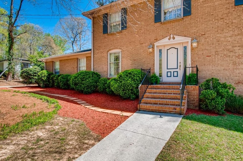 5453 Peachtree Rd, Atlanta, GA 30338-3131