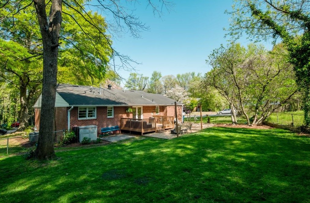 2150 Rando Ln, Atlanta GA 30318-1926 exterior