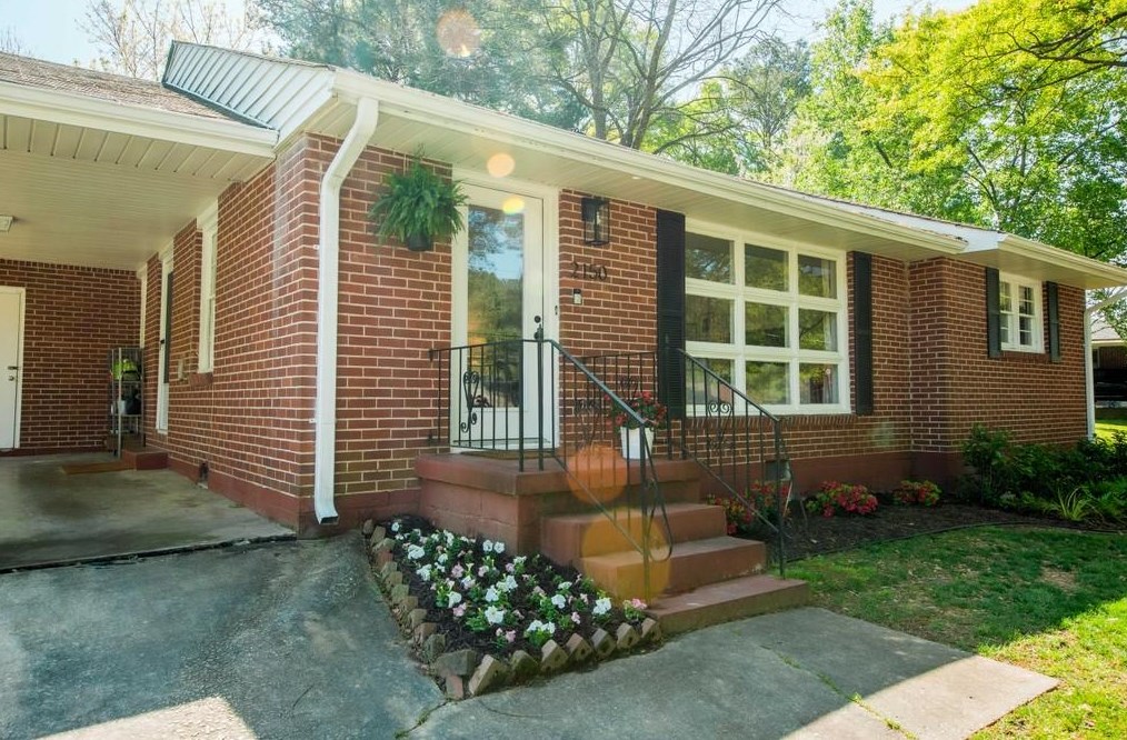 2150 Rando Ln, Atlanta, GA 30318-1924
