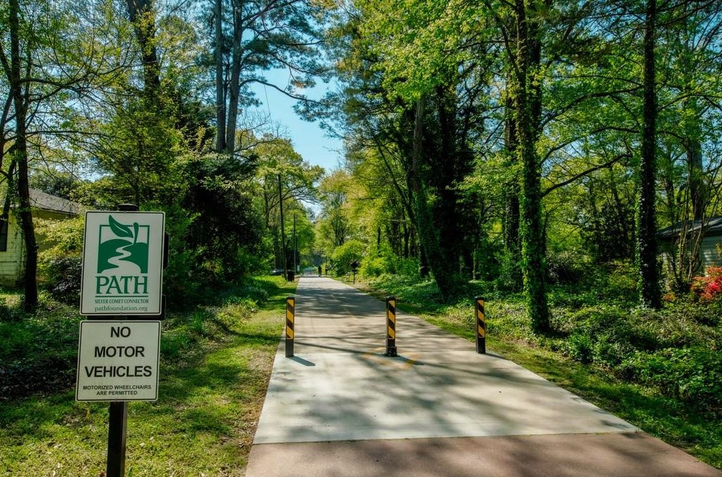 2150 Rando Ln, Atlanta GA 30318-1926 exterior