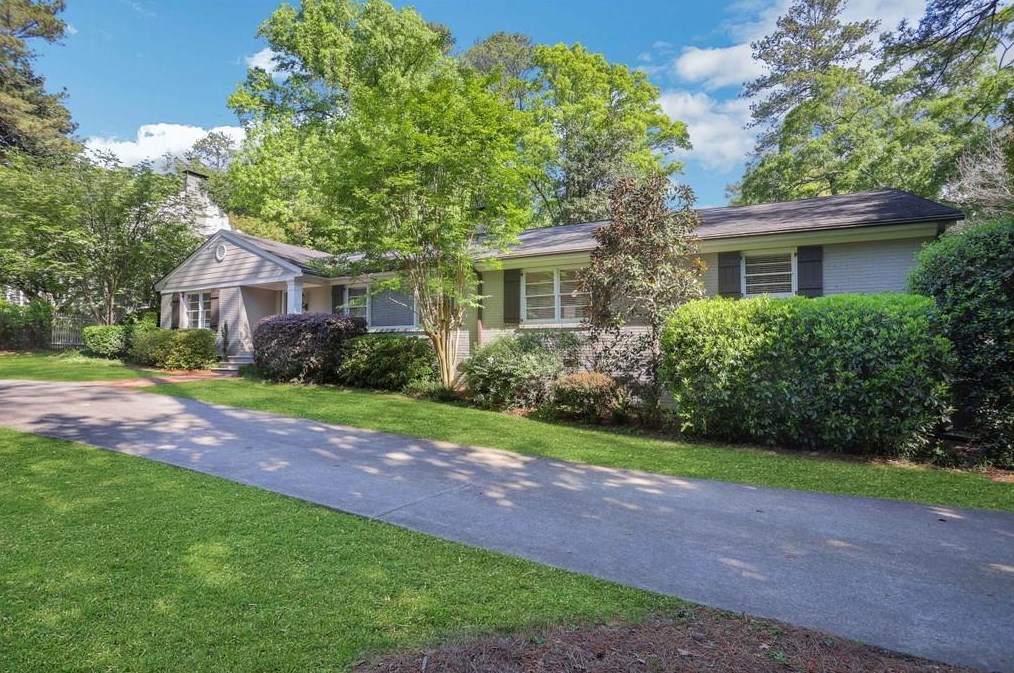 611 Peachtree Battle Ave, Atlanta GA  30327-1211 exterior