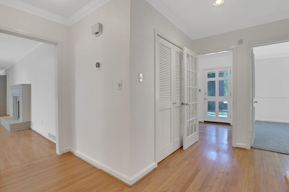 611 Peachtree Battle Ave, Atlanta GA  30327-1211 exterior