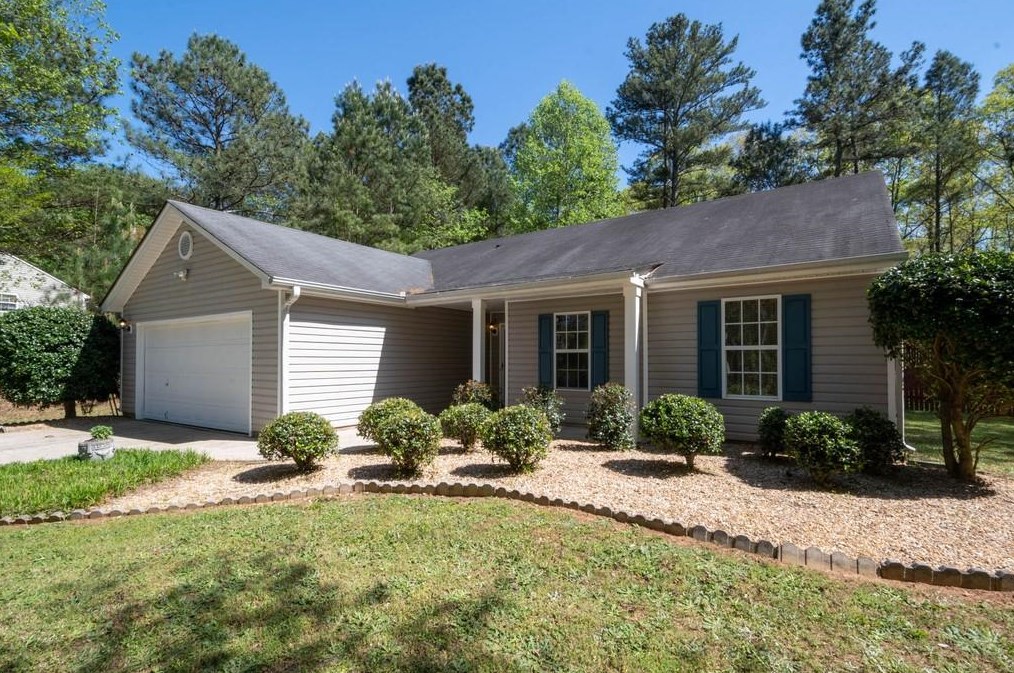 638 Red Fox Ln, Auburn, GA 30011