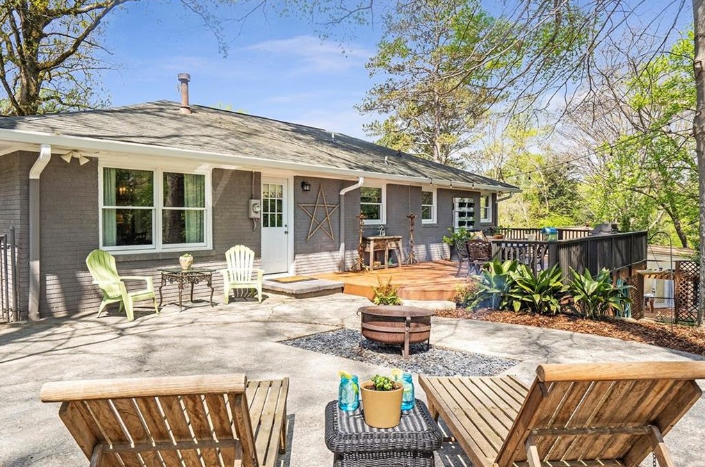 1281 Willivee Dr, Decatur GA 30033-4120 exterior