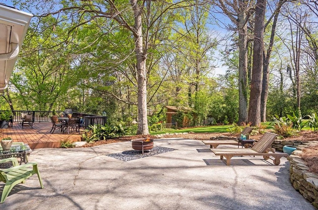 1281 Willivee Dr, Decatur GA 30033-4120 exterior