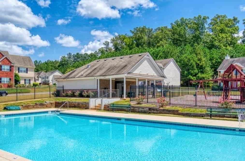 4991 Upper Elm St, Atlanta GA  30349-1668 exterior