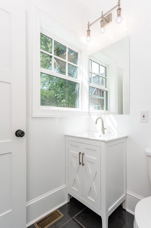 723 Avery St, Decatur GA  30030-3703 exterior