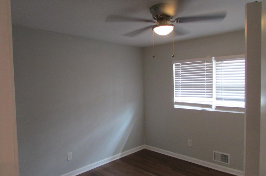 325 Rhinehill Rd, Atlanta GA  30315-7401 exterior