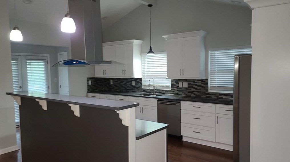 325 Rhinehill Rd, Atlanta GA  30315-7401 exterior