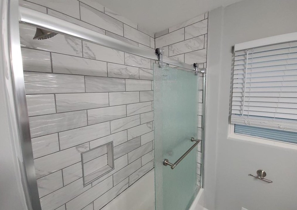 325 Rhinehill Rd, Atlanta GA  30315-7401 exterior