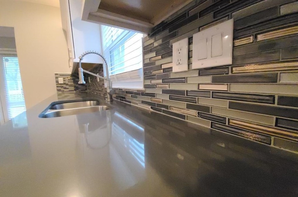 325 Rhinehill Rd, Atlanta GA  30315-7401 exterior