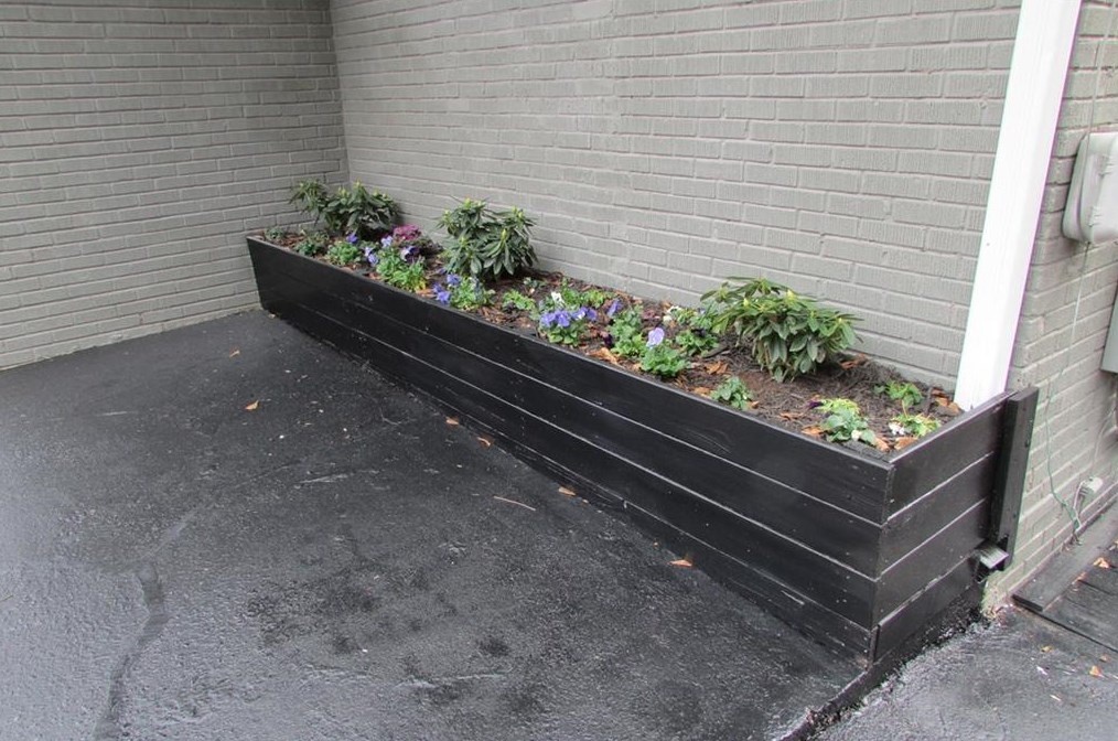 325 Rhinehill Rd, Atlanta GA  30315-7401 exterior