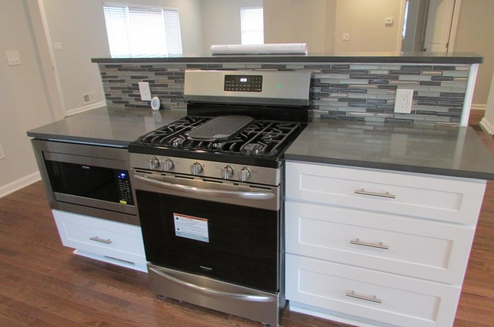 325 Rhinehill Rd, Atlanta GA  30315-7401 exterior