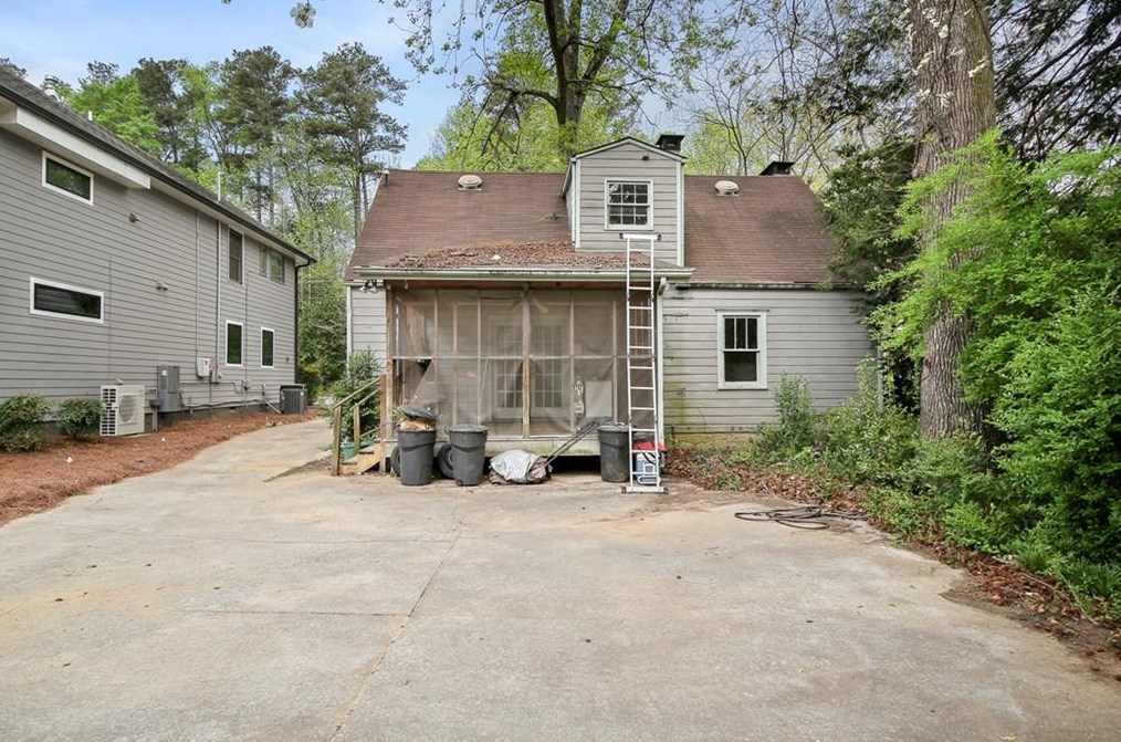 977 Church St, Decatur GA  30030-5508 exterior