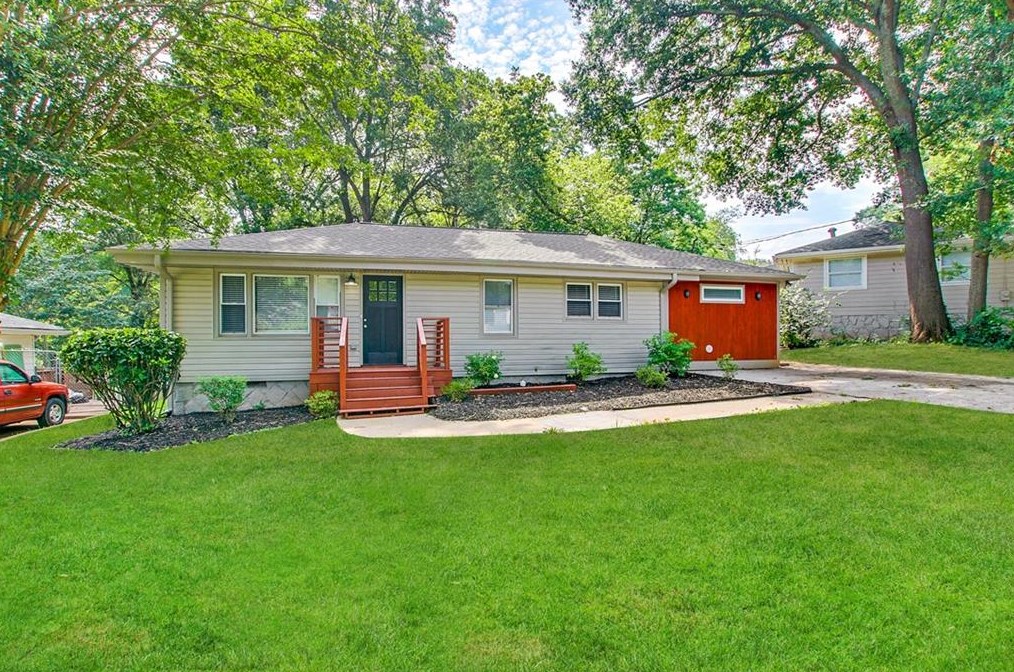 1996 Meadow Ln, Decatur GA  30032-4219 exterior