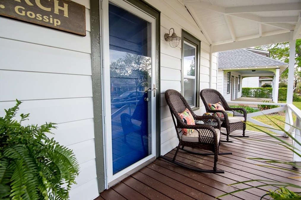 32 Poplar St, Porterdale, GA 30014