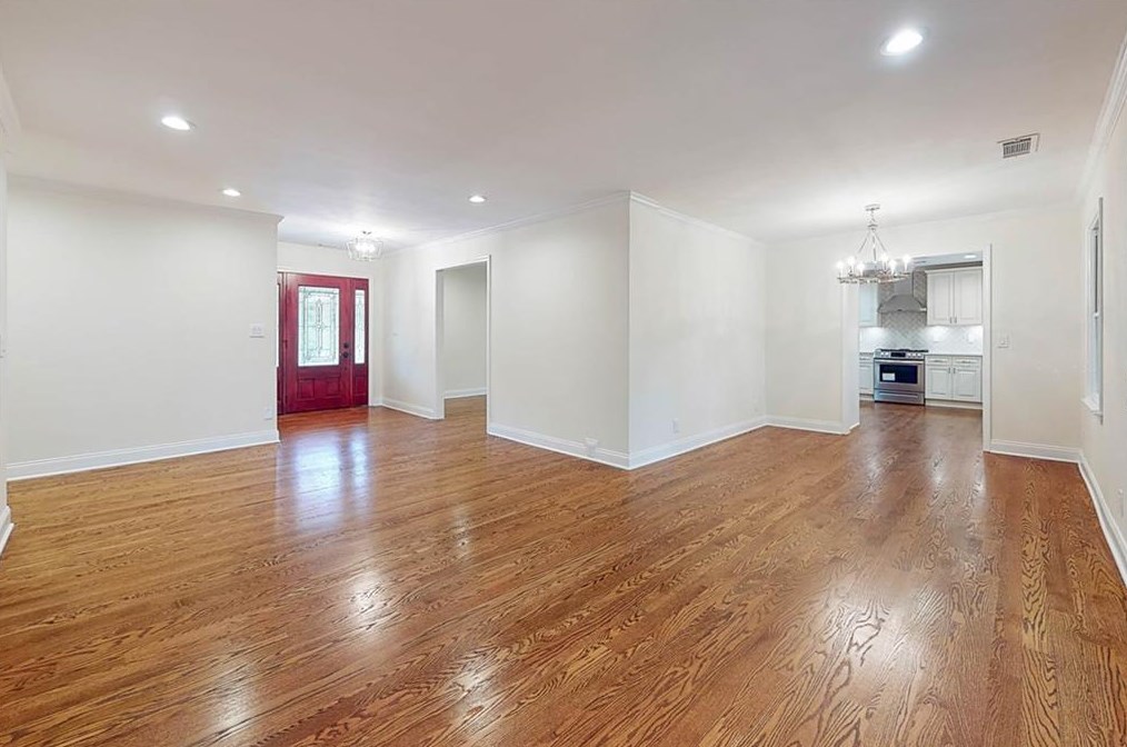 1060 Ragley Hall Rd, Atlanta GA  30319-2556 exterior