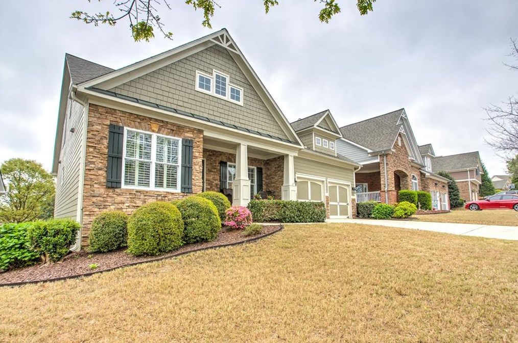 7898 Brass Lantern Dr, Flowery Branch, GA 30542-7576
