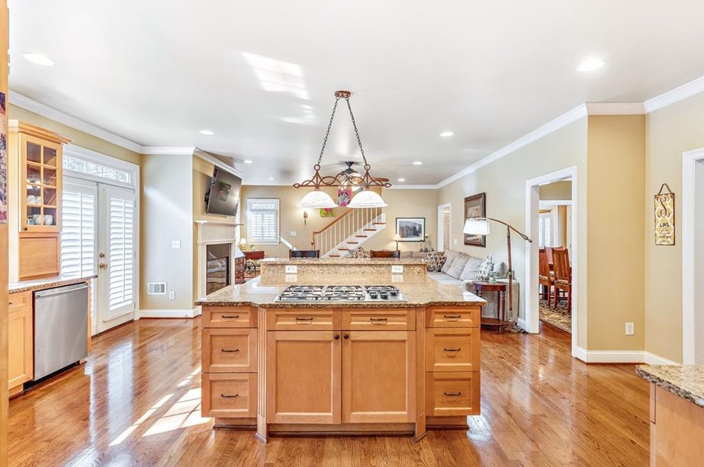 1664 Colebrook Cir, Decatur GA  30033-1425 exterior