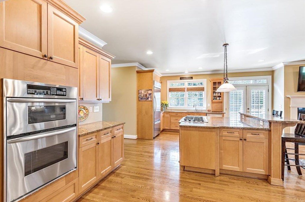 1664 Colebrook Cir, Decatur GA  30033-1425 exterior