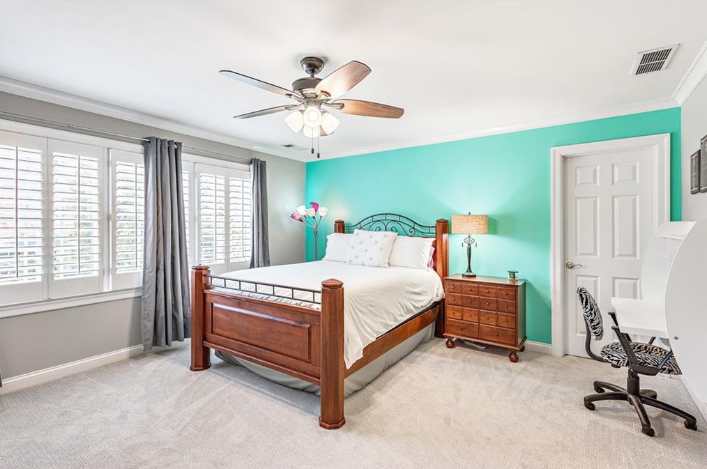 1664 Colebrook Cir, Decatur GA  30033-1425 exterior