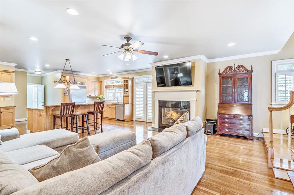 1664 Colebrook Cir, Decatur GA  30033-1425 exterior