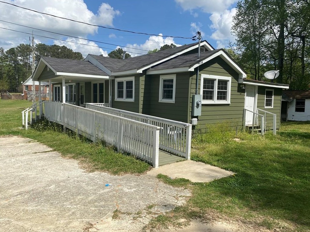 8106 Thompson St, Douglasville, GA 30134-1183