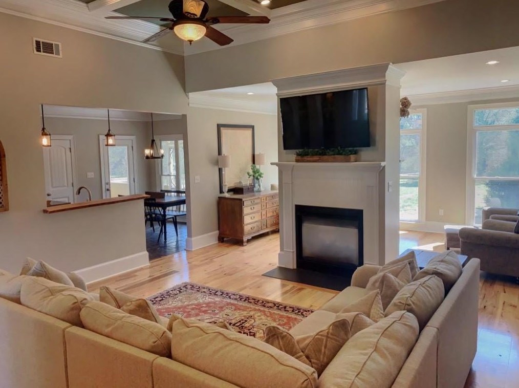 1120 Manor Ridge Dr, Bishop, GA 30621