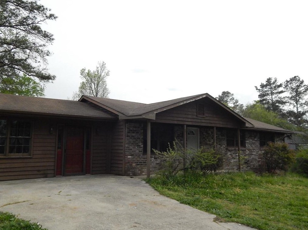 300 Foxboro Dr, Powder Springs, GA 30127-6604