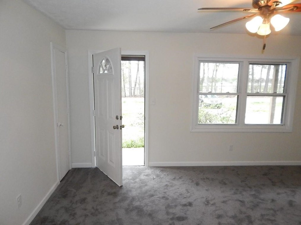 300 Foxboro Dr, Powder Springs GA  30127-6604 exterior
