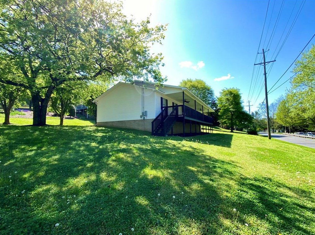 103 Lindsey Ct, Calhoun, GA 30701-2076