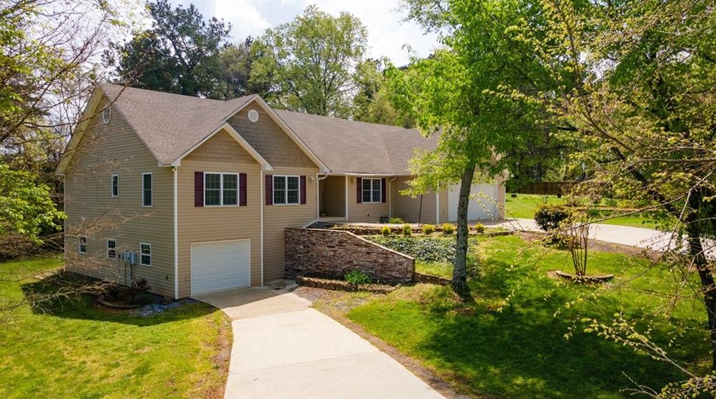 155 Dawn Dr, Calhoun, GA 30701-3754
