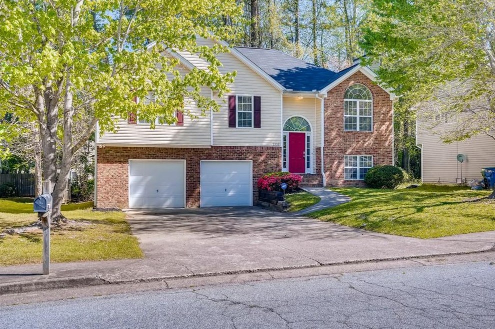 2332 Sandspring Dr, Atlanta, GA 30331-8401