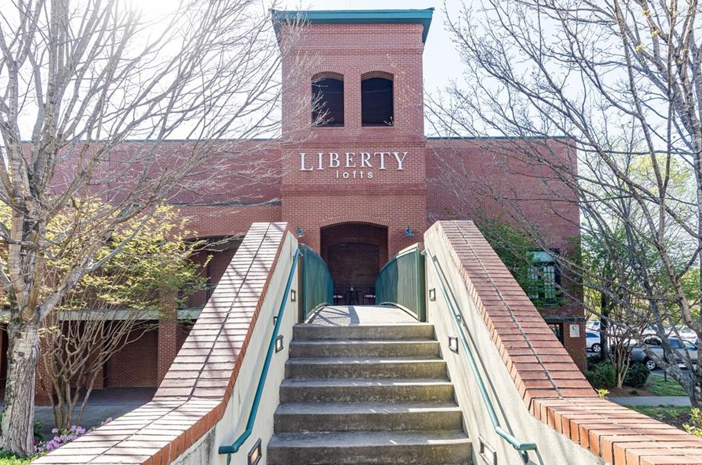 1842 Liberty Ln, Roswell, GA 30075