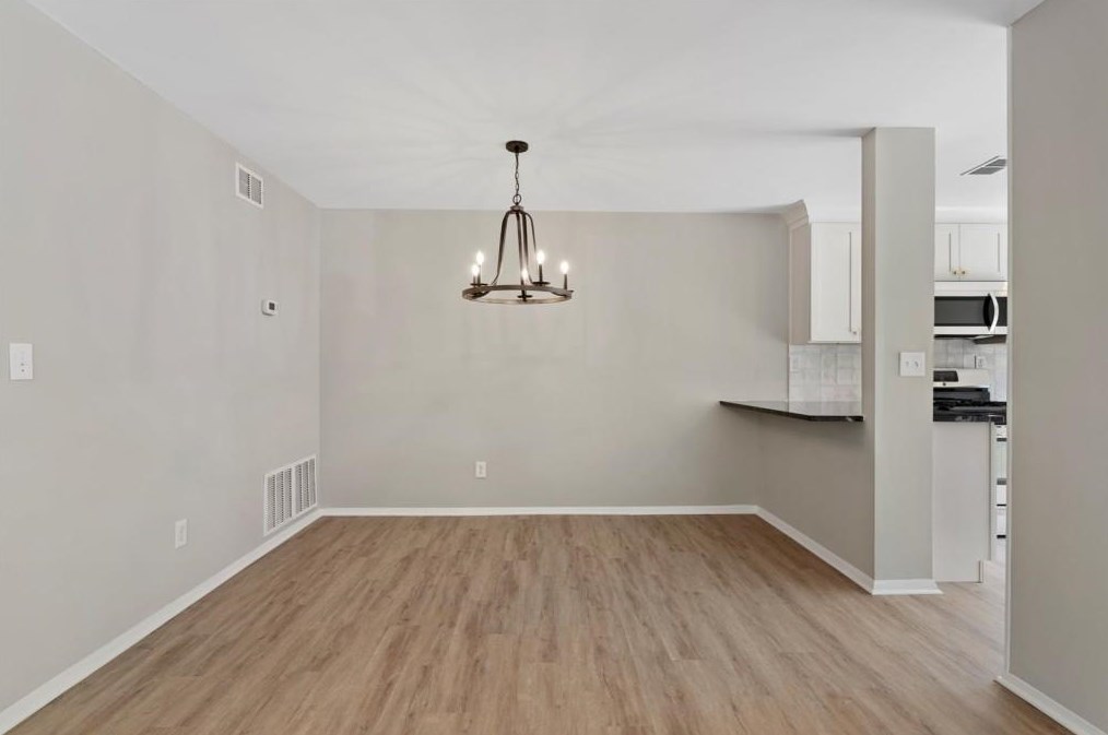 1106 Woodcliff Dr, Atlanta GA  30350-3166 exterior