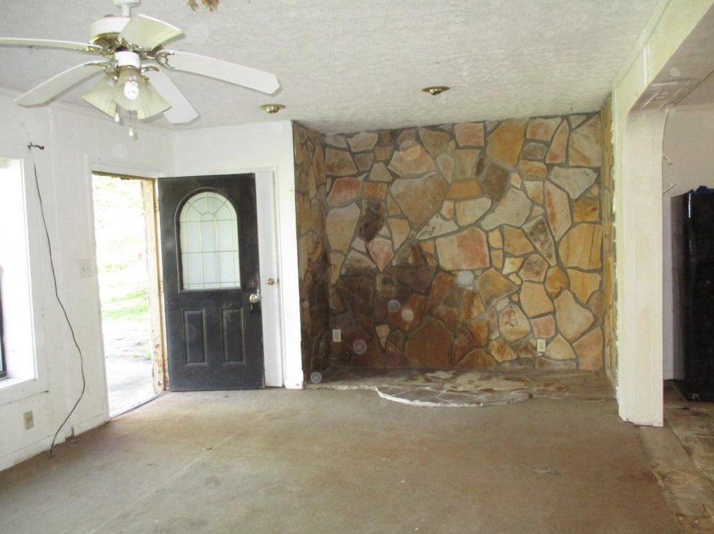 3681 Stonewall Tell Rd, Atlanta, GA 30349-1370
