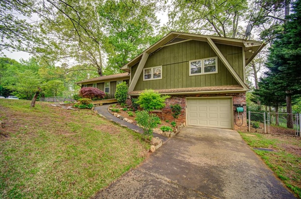 5219 Valleyview Dr, Acworth, GA 30102-5858