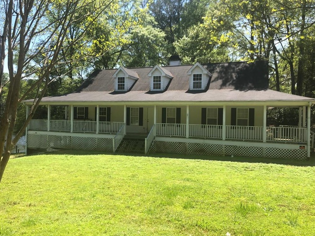 50 W Lake Dr, Oxford, GA 30054
